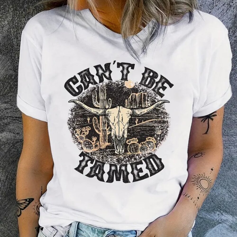 Medium - Can't Be Tamed Print T-Shirt, Western Style Short Sleeve Crew Neck